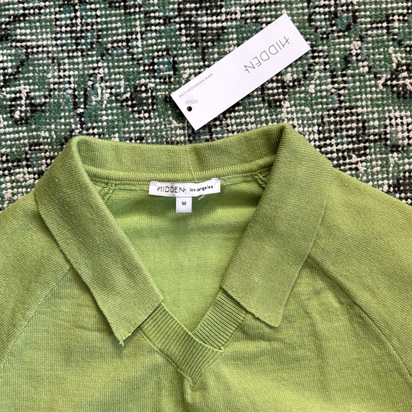 Collared crop top NWT - Picture 2 of 3